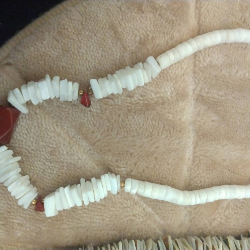 Authentic Vintage Shell Necklaces - Picture 9 of 16